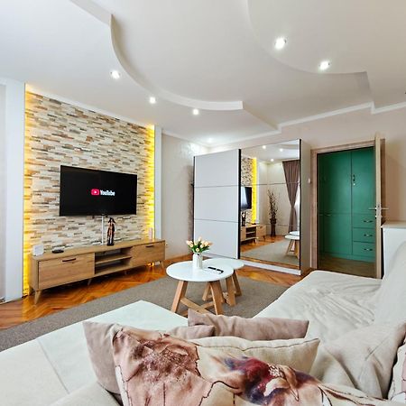 Apartman Julija Donji Milanovac Exteriér fotografie