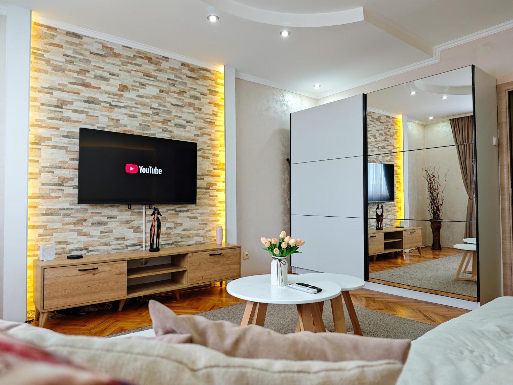 Apartman Julija Donji Milanovac Exteriér fotografie