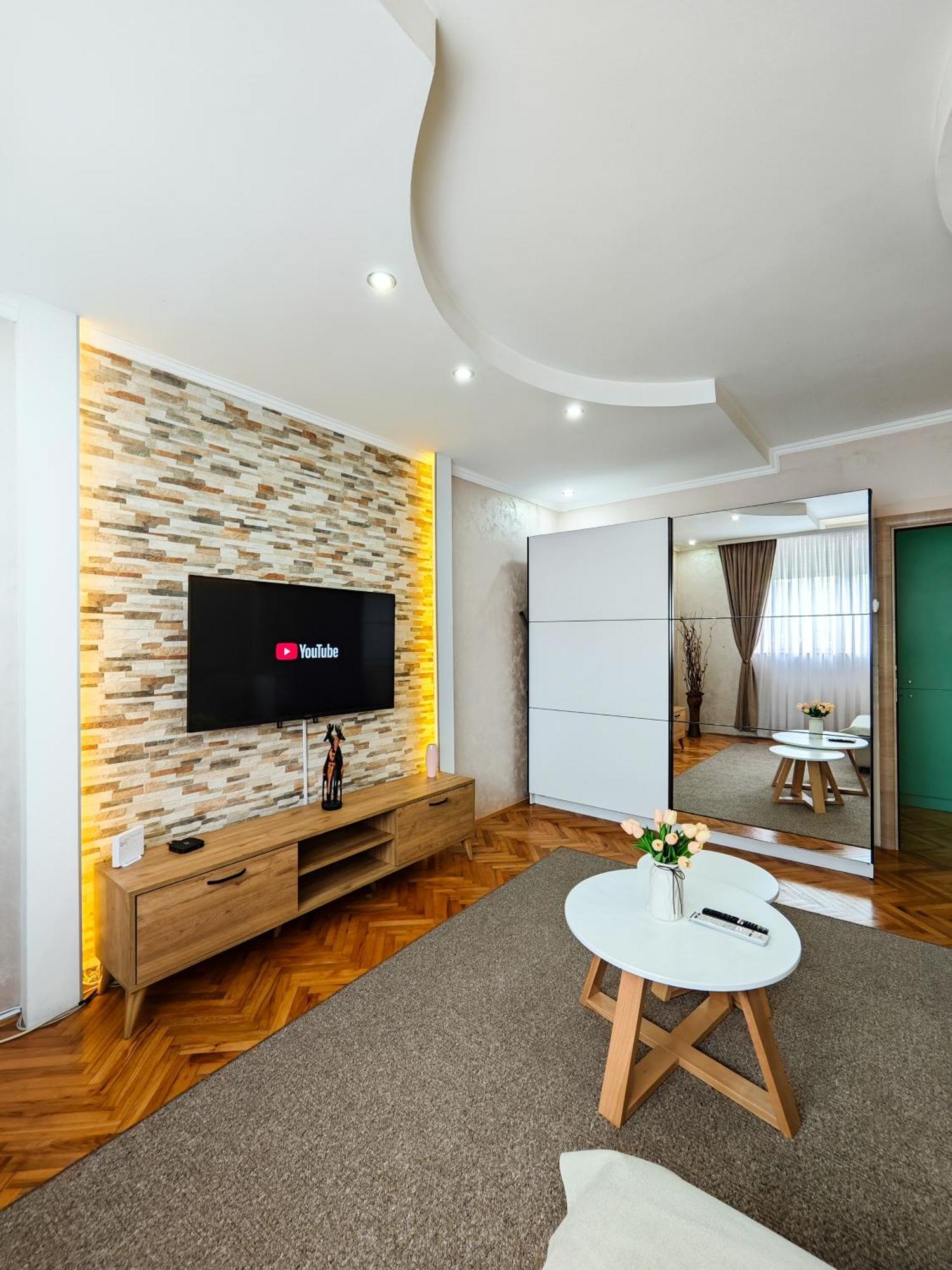 Apartman Julija Donji Milanovac Exteriér fotografie