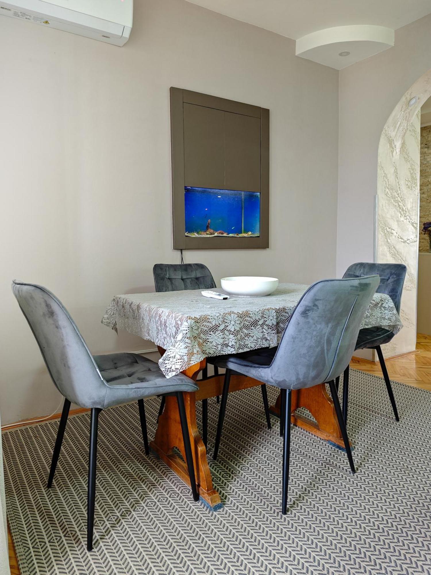 Apartman Julija Donji Milanovac Exteriér fotografie