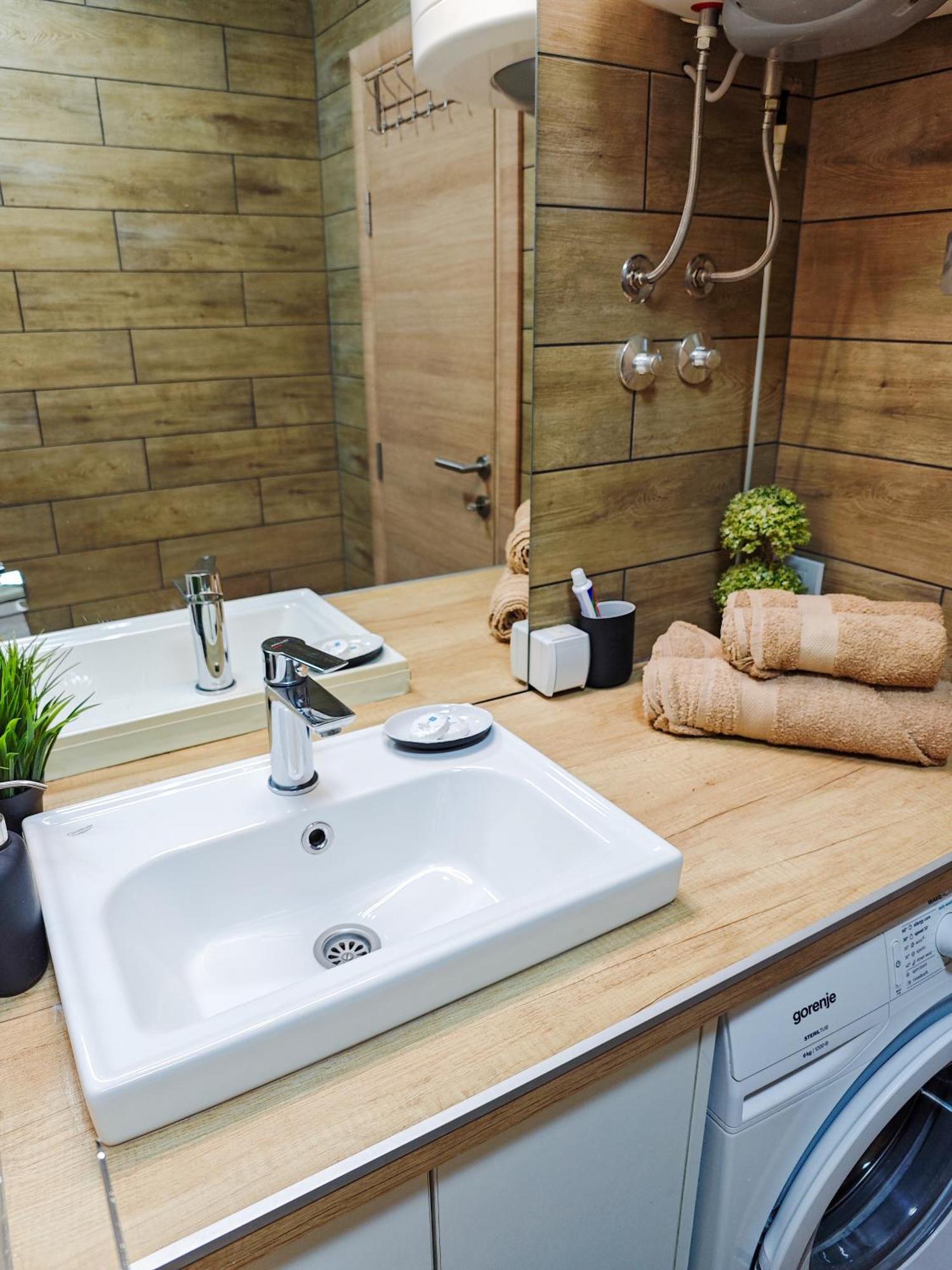 Apartman Julija Donji Milanovac Exteriér fotografie