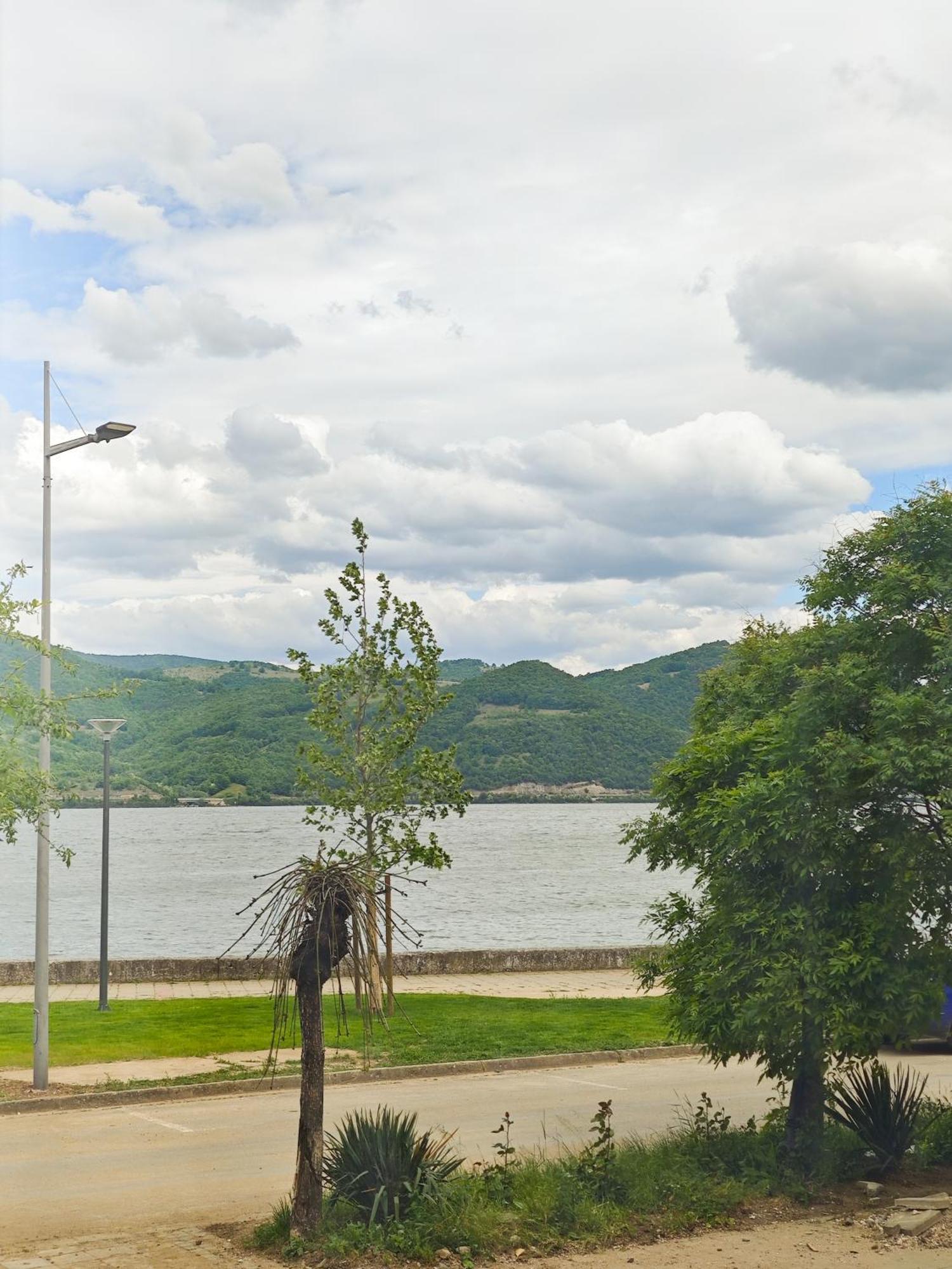 Apartman Julija Donji Milanovac Exteriér fotografie